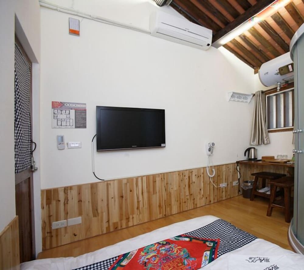 Double Room (102)
