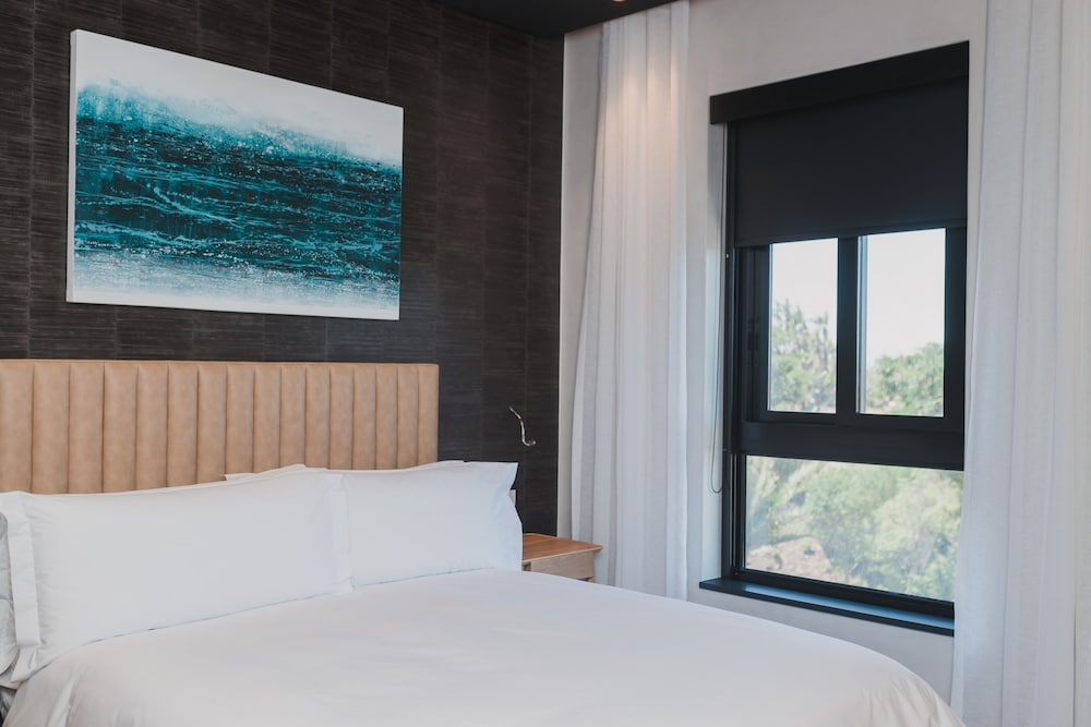 Superior Room (Canal Facing)