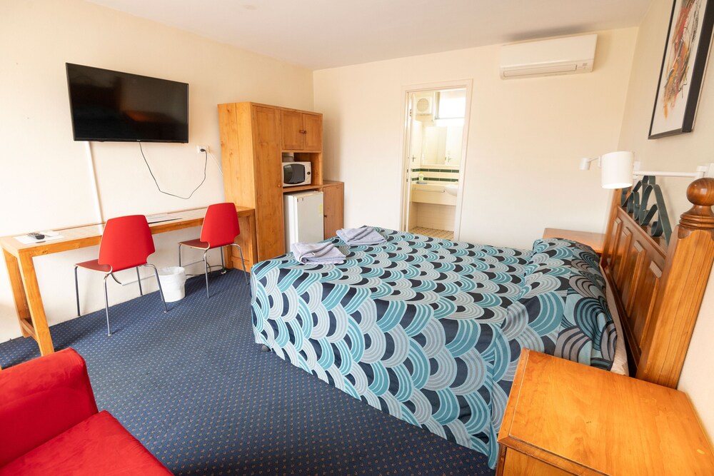 Motel Room - Double photo 1