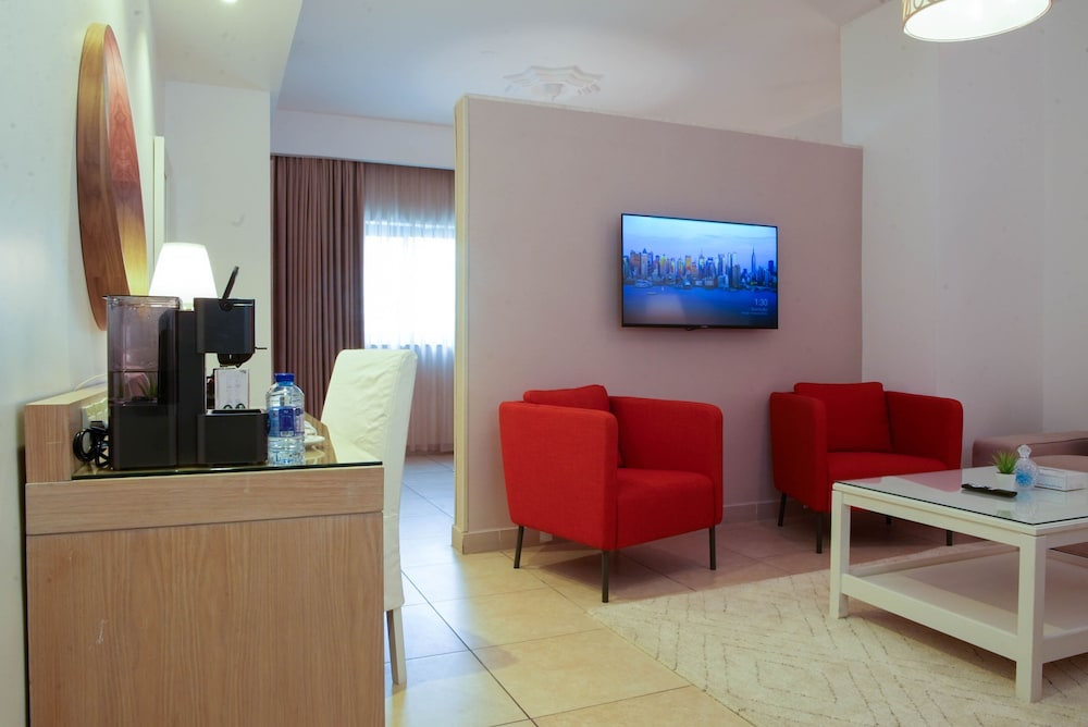 Suite - Photo 2