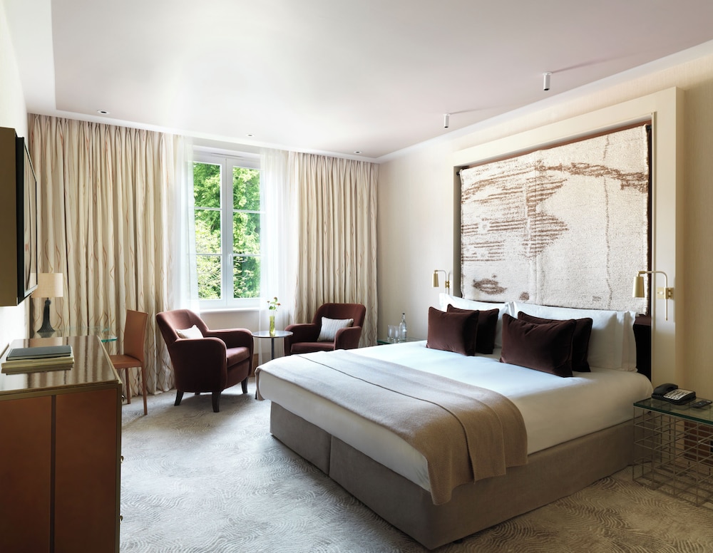 Superior Room, 1 King Bed photo 1