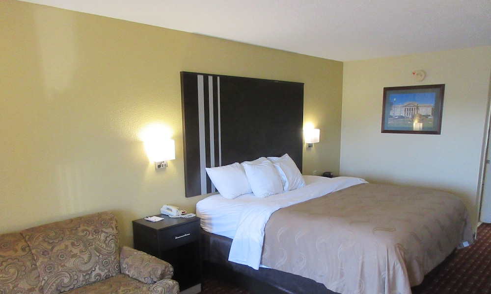 Standard Room, 1 King Bed, Non Smoking - Photo 3