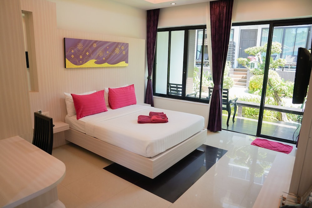 Classic Villa, Garden View photo 1
