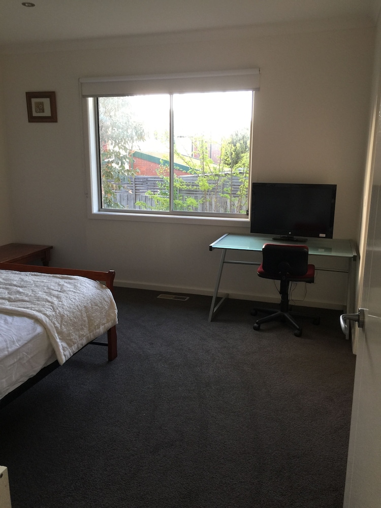 Deluxe House, Mountain View, Beachfront photo 1