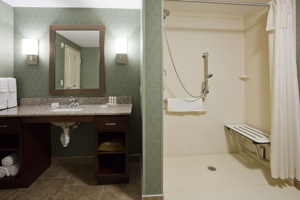 Suite, 2 Queen Beds, Accessible, Non Smoking (Roll-in Shower)