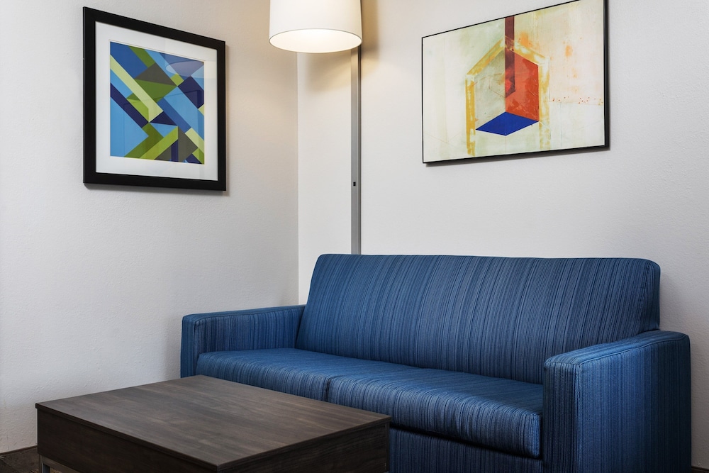 Suite, 1 King Bed with Sofa bed (Wet Bar) - Photo 1