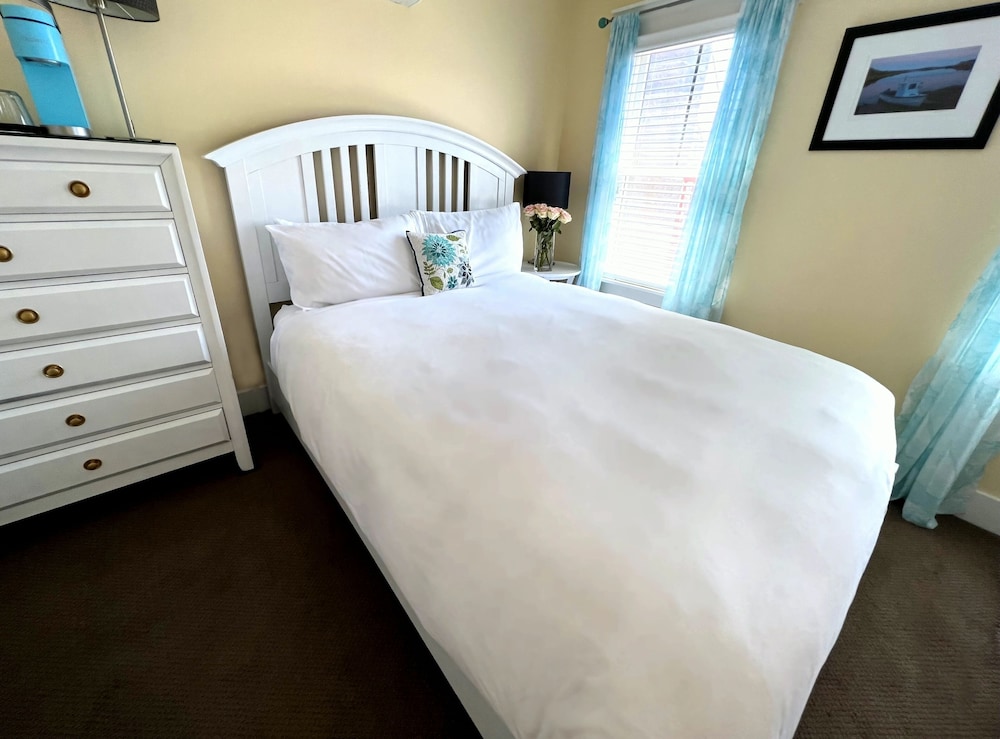 Standard Room, 1 Bedroom, Private Bathroom photo 3