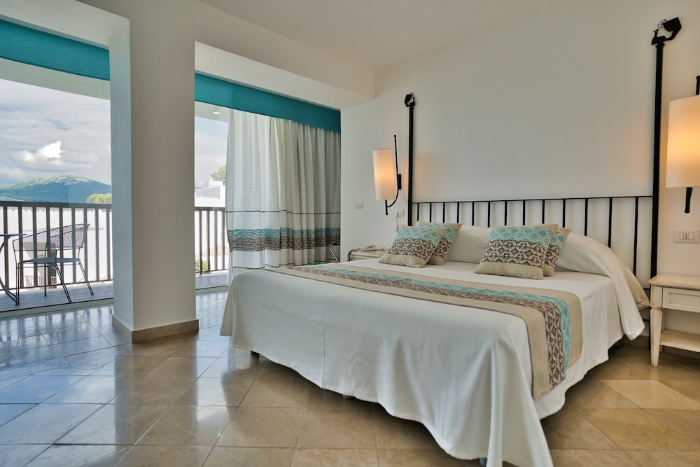 Family Room, Sea View - Photo 5