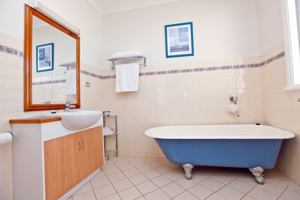341 Williams Street - Two Bedroom Cottage photo 2