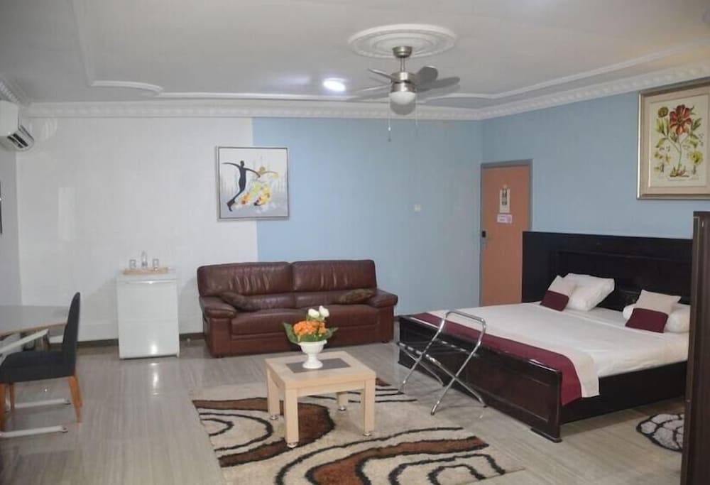 Grand Studio Suite photo 1