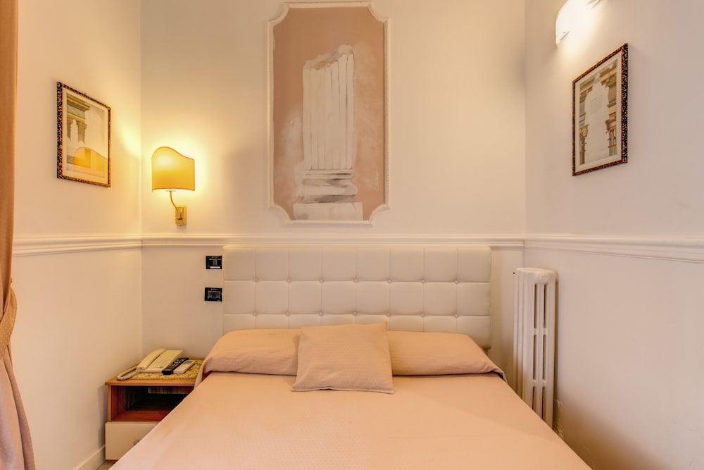 Basic Room, 1 Large Twin Bed, City View photo 3