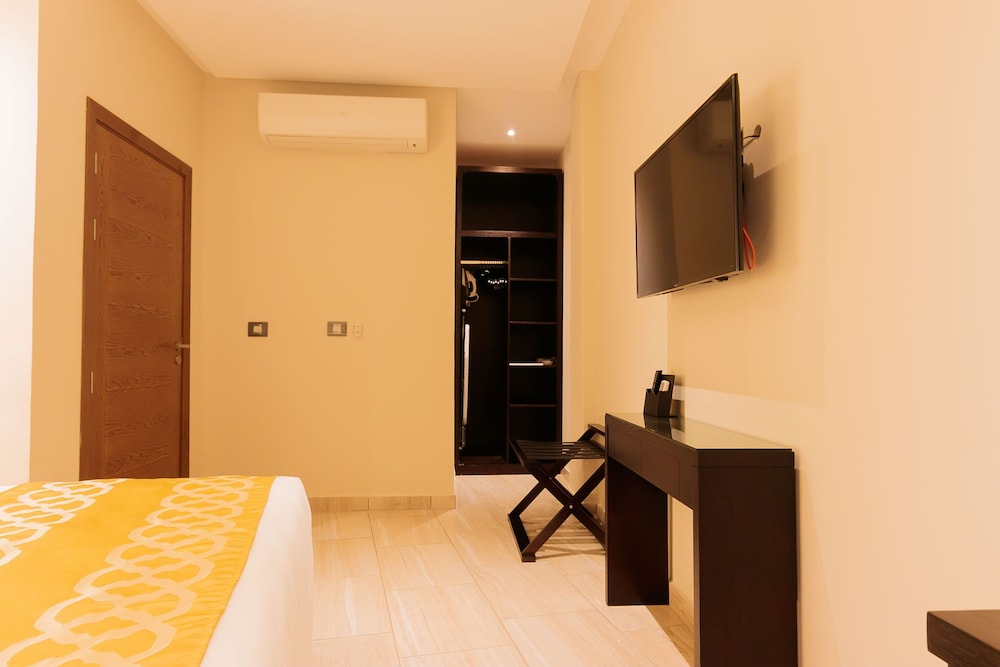 Executive Suite photo 2