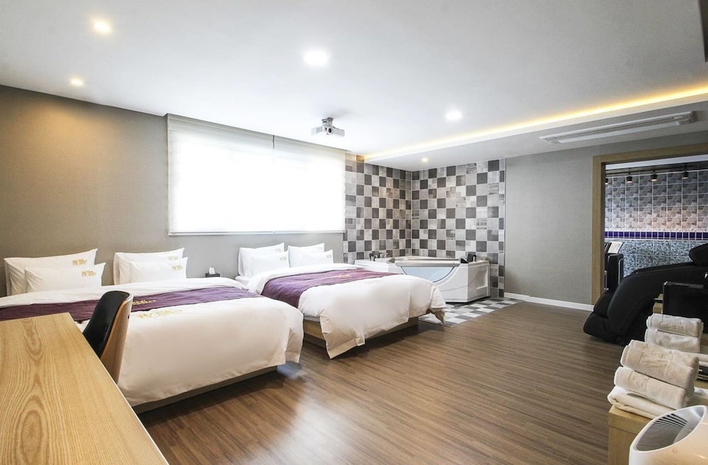 Family Suite - Photo 2