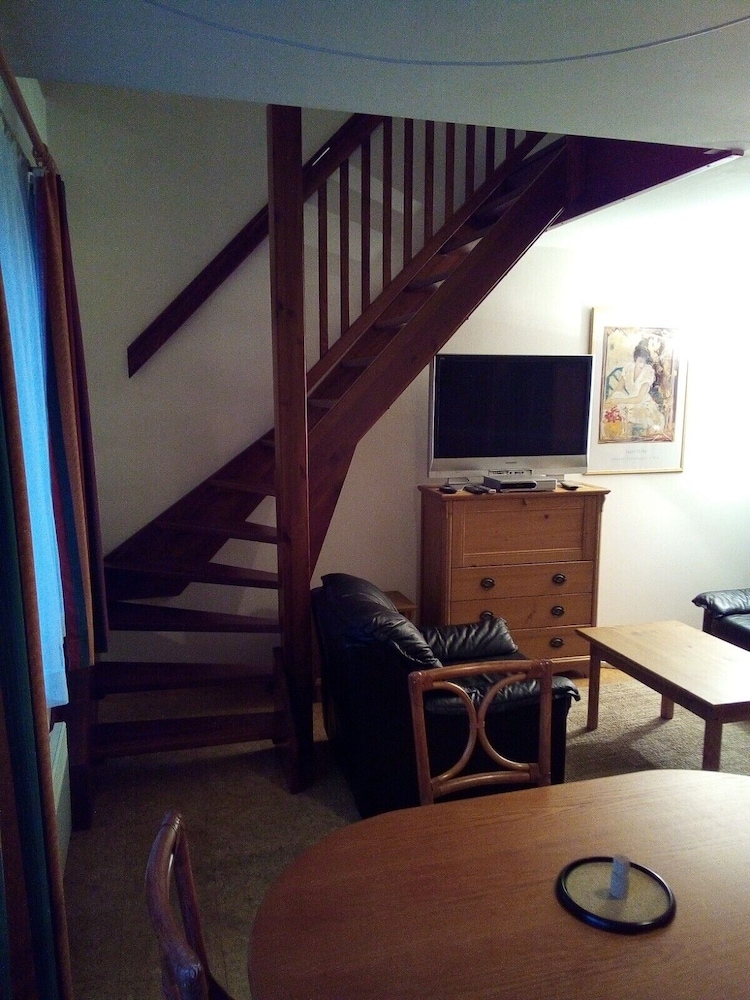 Duplex, 1 Bedroom, Kitchenette photo 1