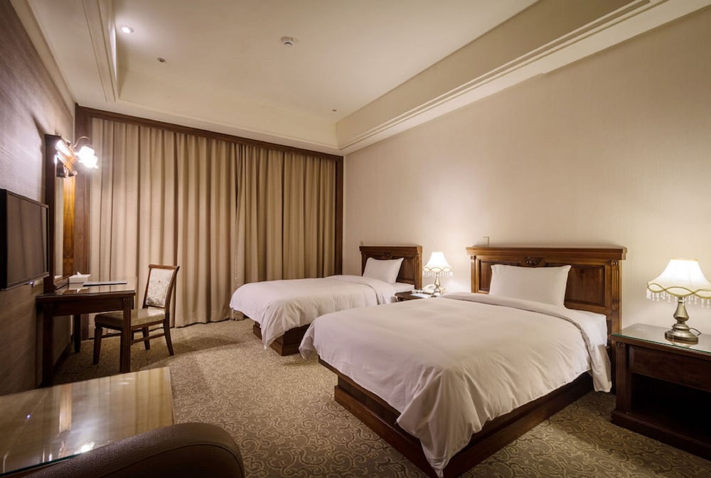 Standard Twin Room, Bathtub photo 1