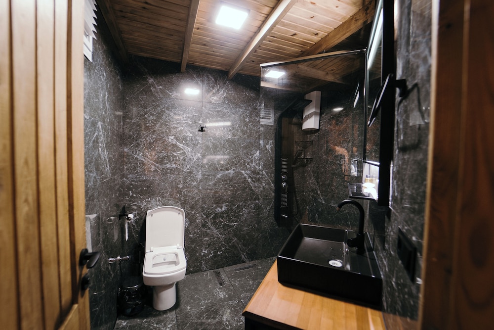 Comfort Room photo 2