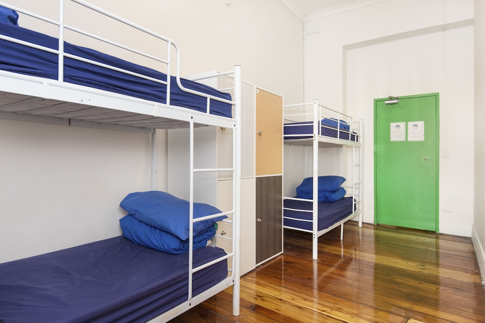Standard 8 Bed Female Dorm photo 2