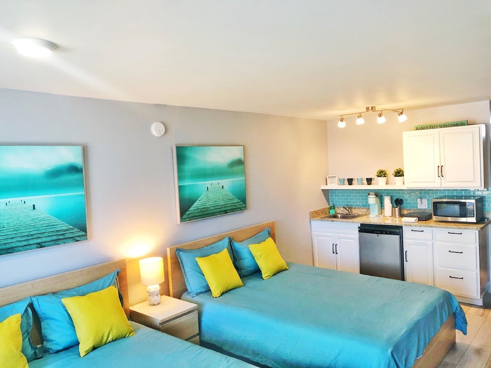Premium Studio, 2 Queen Beds, Kitchen, Ocean View