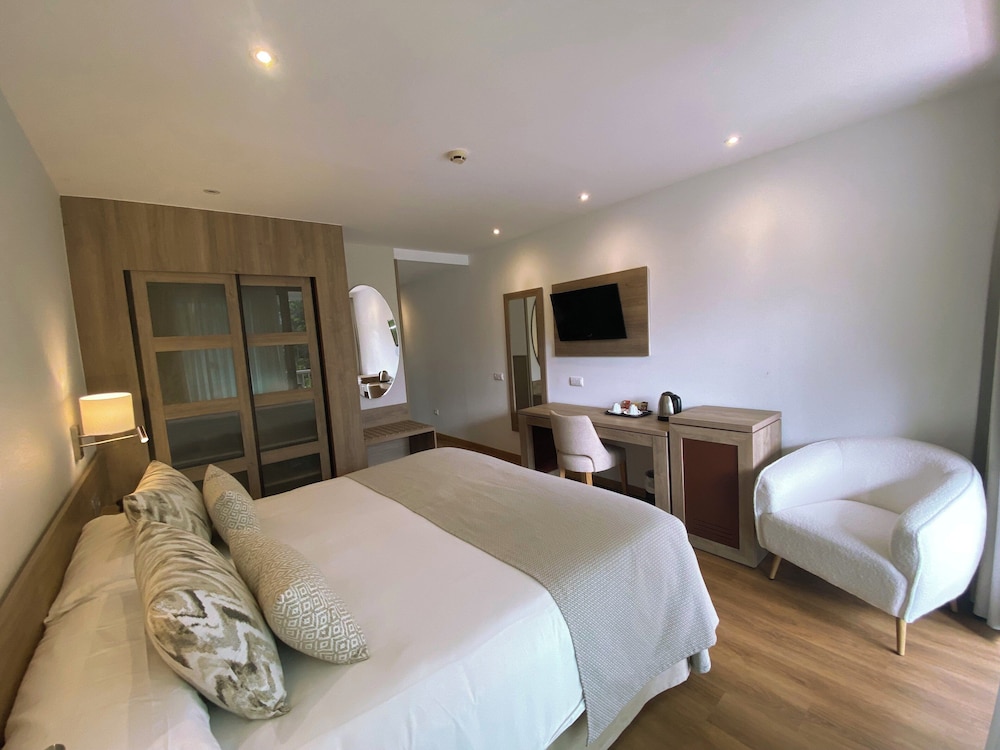 Comfort Double Room Single Use thumbnail 6