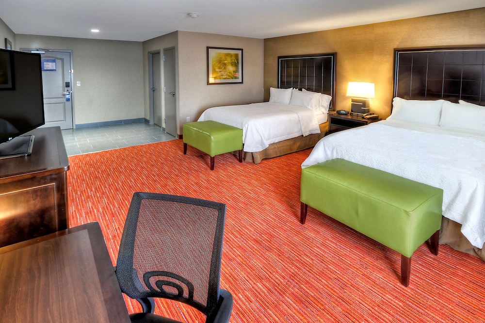 Room, 2 Queen Beds, Refrigerator & Microwave