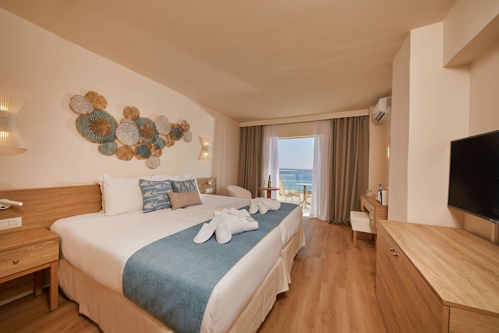 Junior Suite, Balcony, Sea View (1 Adult - My Favorite Club) - Photo 1