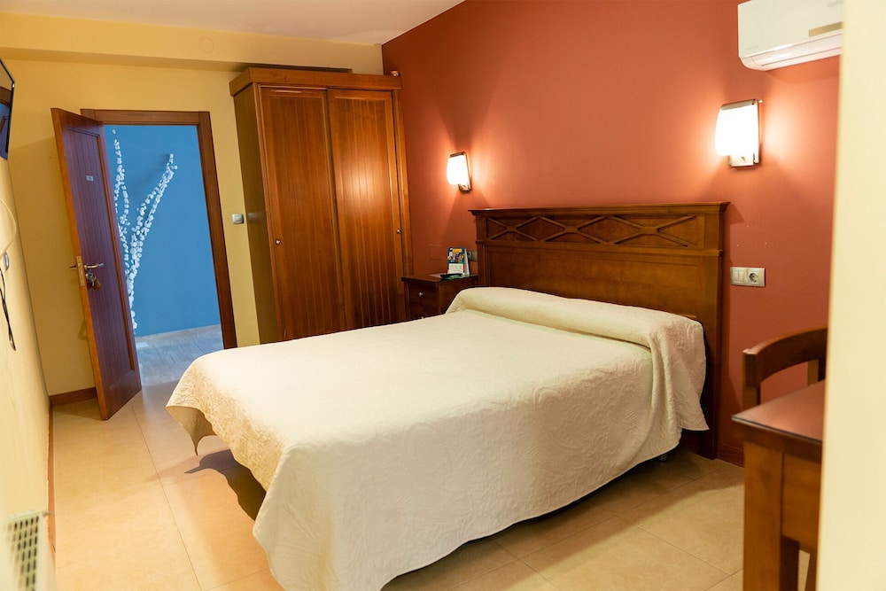 Deluxe Room, 1 Queen Bed