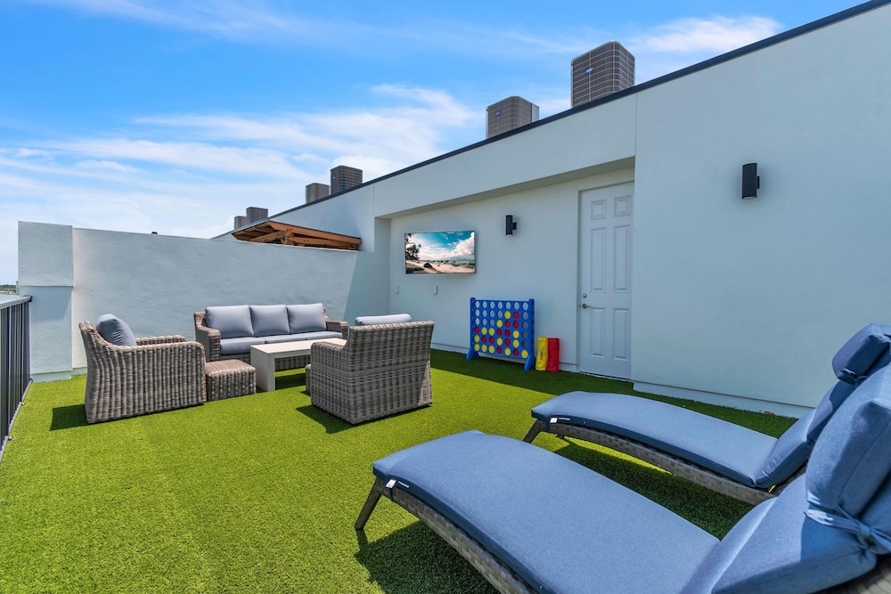House, Multiple Beds (Azul Townhomes A3 - Sunrise) photo 1