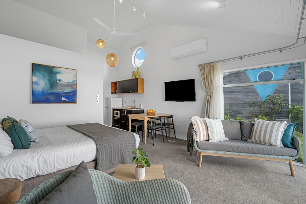 Beachfront Villa (1BR) photo 3