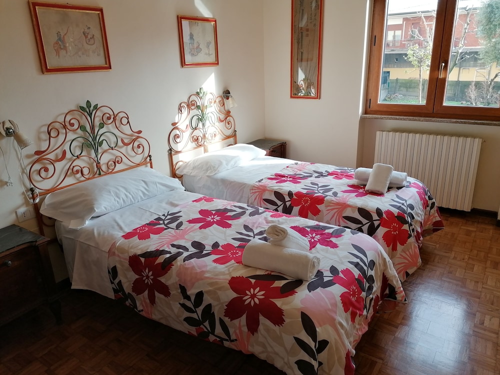 Standard Twin Room, 2 Twin Beds photo 3