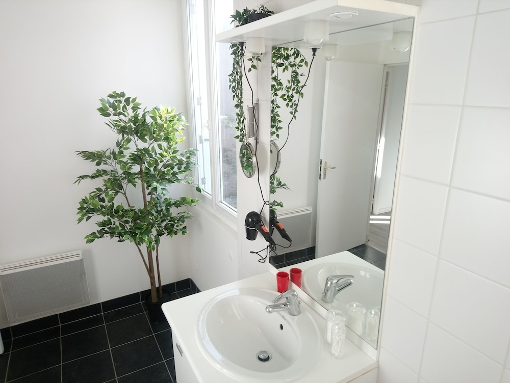 Apartment, Private Bathroom, Harbor View - Photo 10