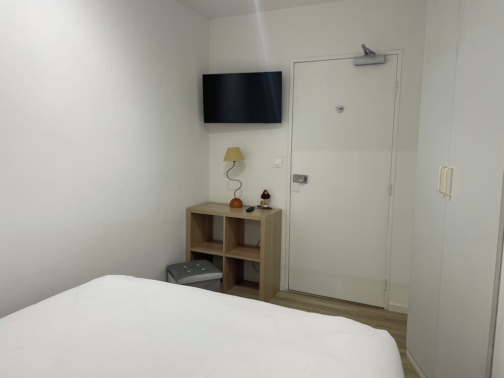 Basic Studio Suite, 1 Bedroom - Photo 2