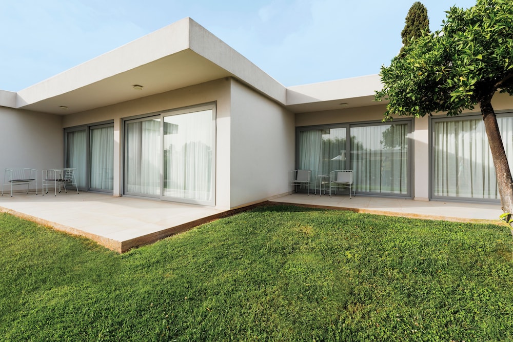 Premium Bungalow Suite with Garden View