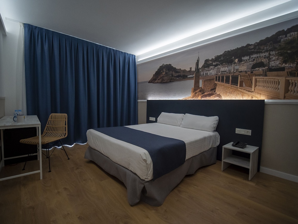 Superior Double Room (2 Adults)