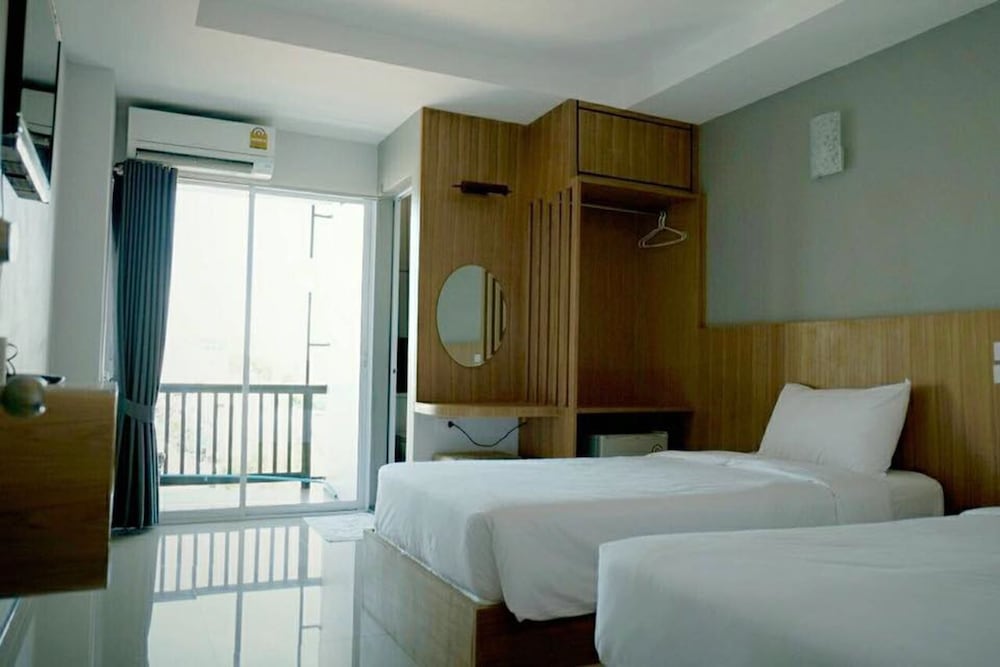 Family Quadruple Room, Multiple Beds photo 3