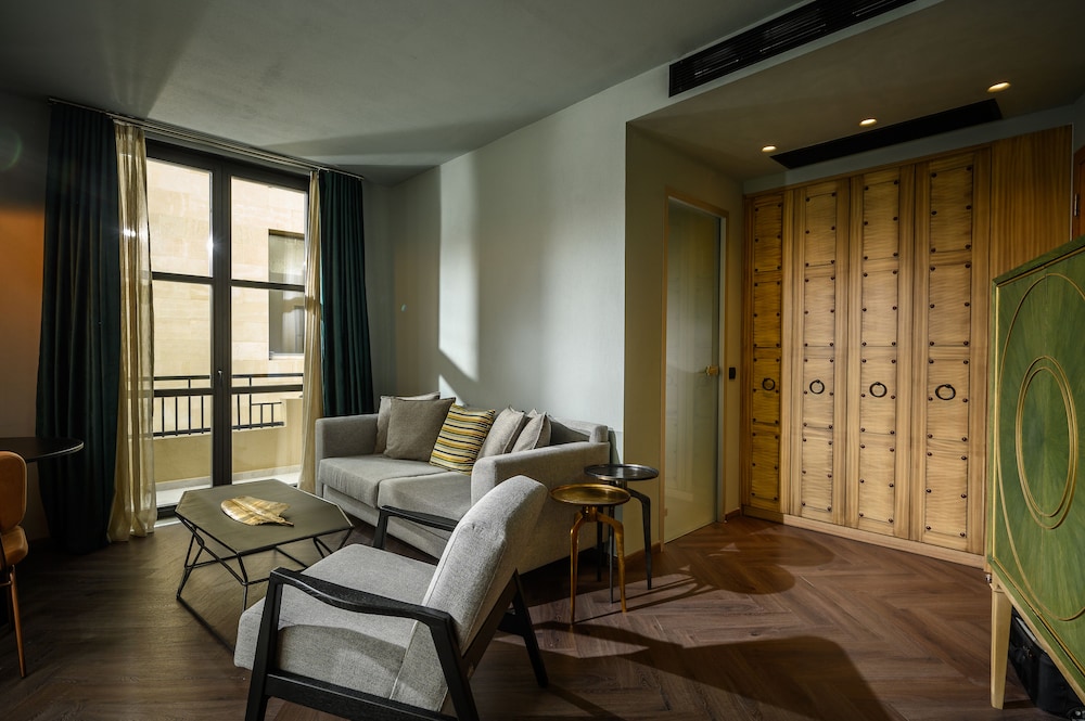 Junior Suite thumbnail 6