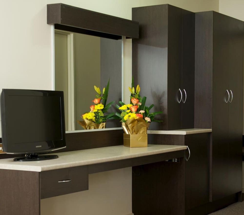 Standard Room, Multiple Beds - Photo 7