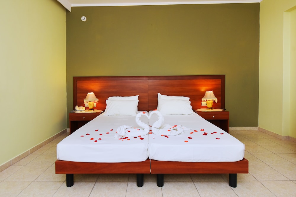 Double Room - Photo 2