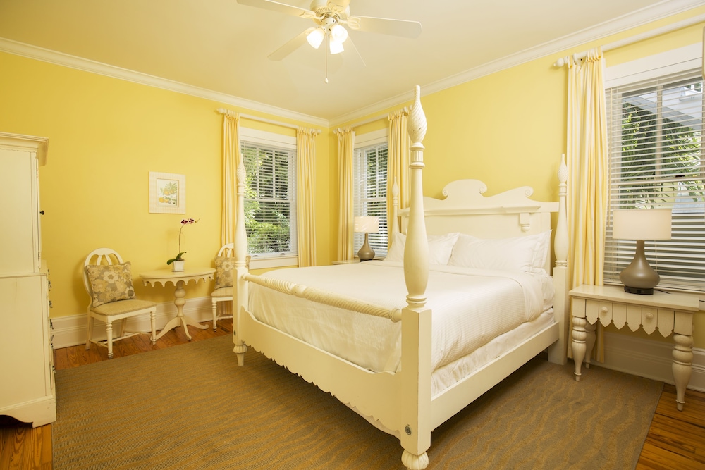 Deluxe Room, 1 King Bed - Adult Exclusive