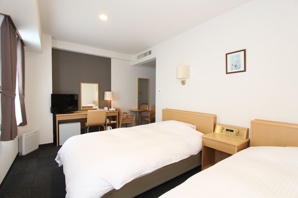 Twin Room, Smoking