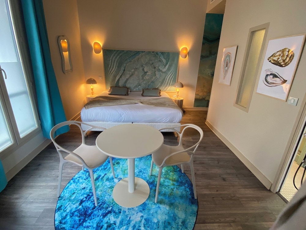 Junior Suite, 1 King Bed (côté Canal Royal) photo 2