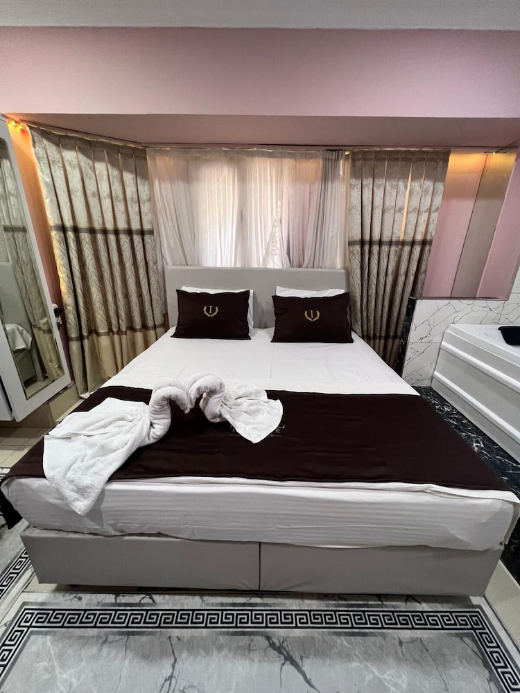 Deluxe Double Room with Jacuzzi photo 3
