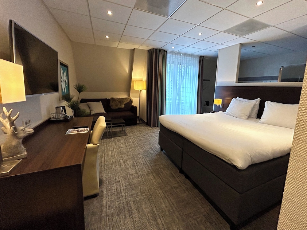Executive Double Room, Bathtub photo 1