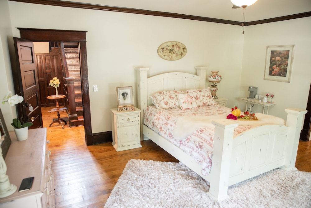 Romantic Room (Desert Rose)