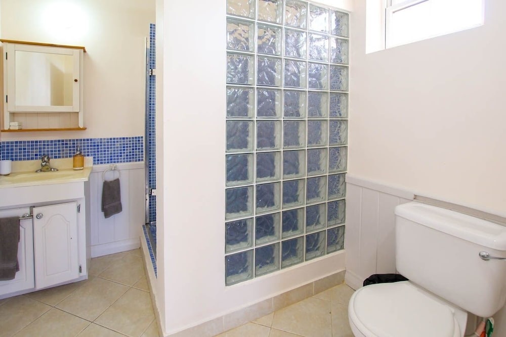 House, 3 Bedrooms photo 2