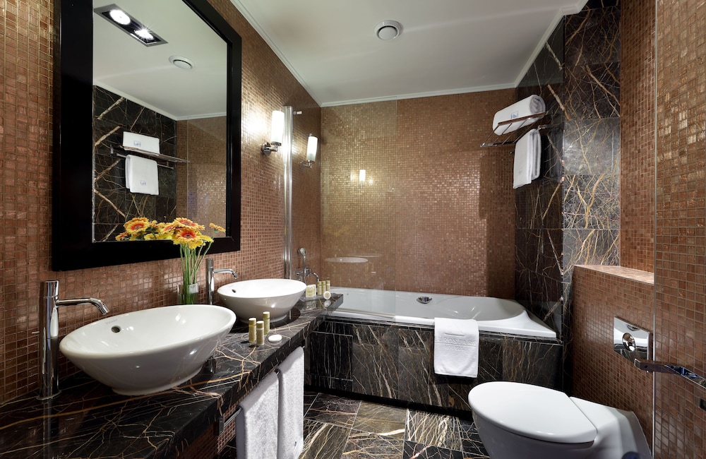 Double or Twin Room with Extra Bed