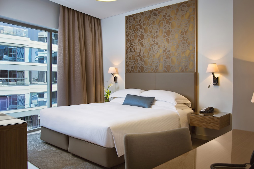 Studio, 1 King Bed, City View