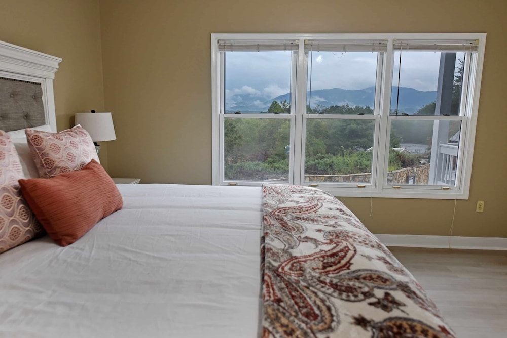 Mountain View Resort Suite photo 2