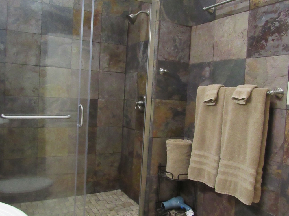 Signature Room, Ensuite (Magdalana) photo 3