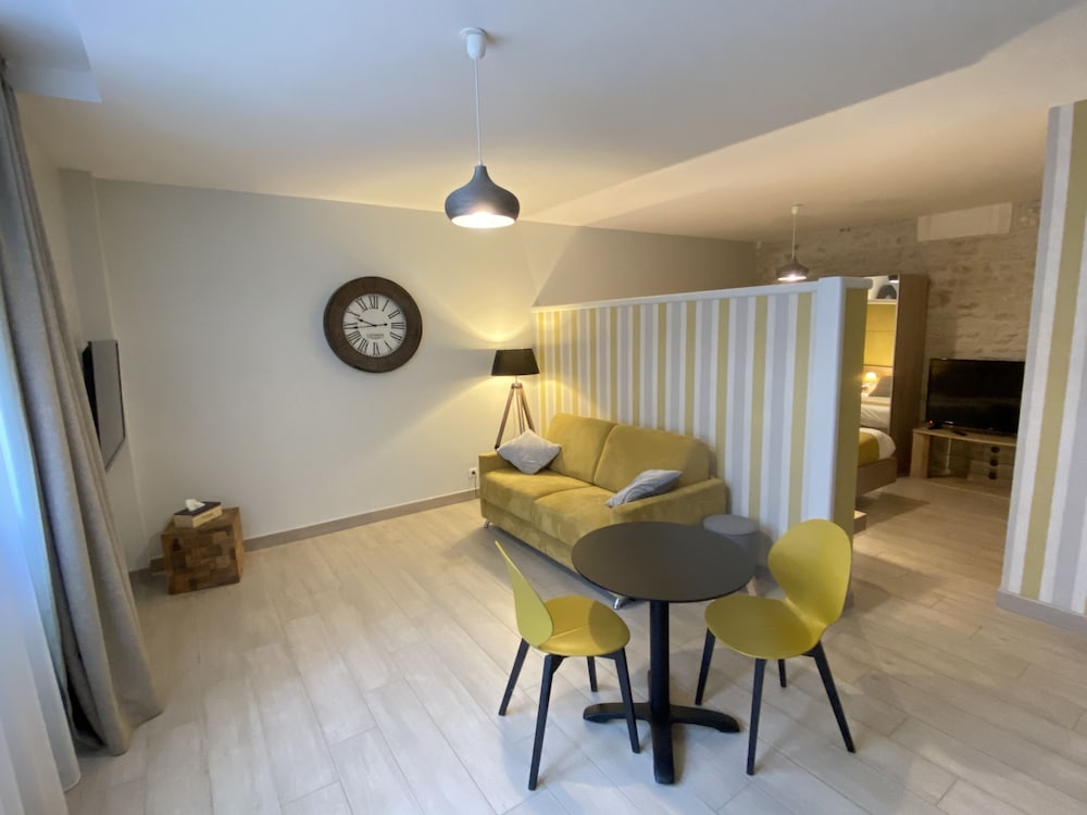 Suite, 1 Bedroom photo 3