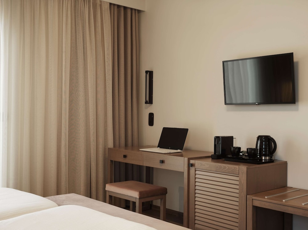 Deluxe Room, 2 Bedrooms, Connecting Rooms - Photo 1